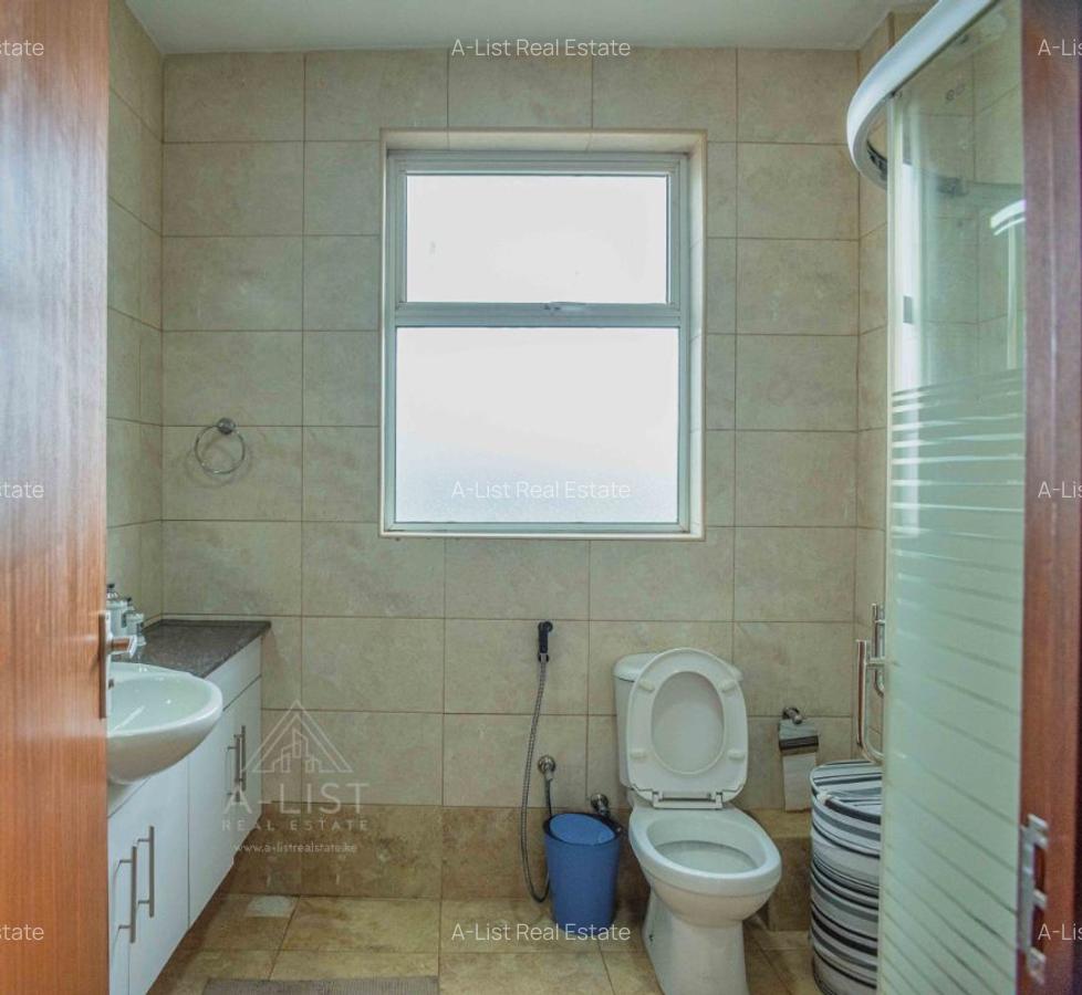 3 Bed Apartment with En Suite at Parklands - 6