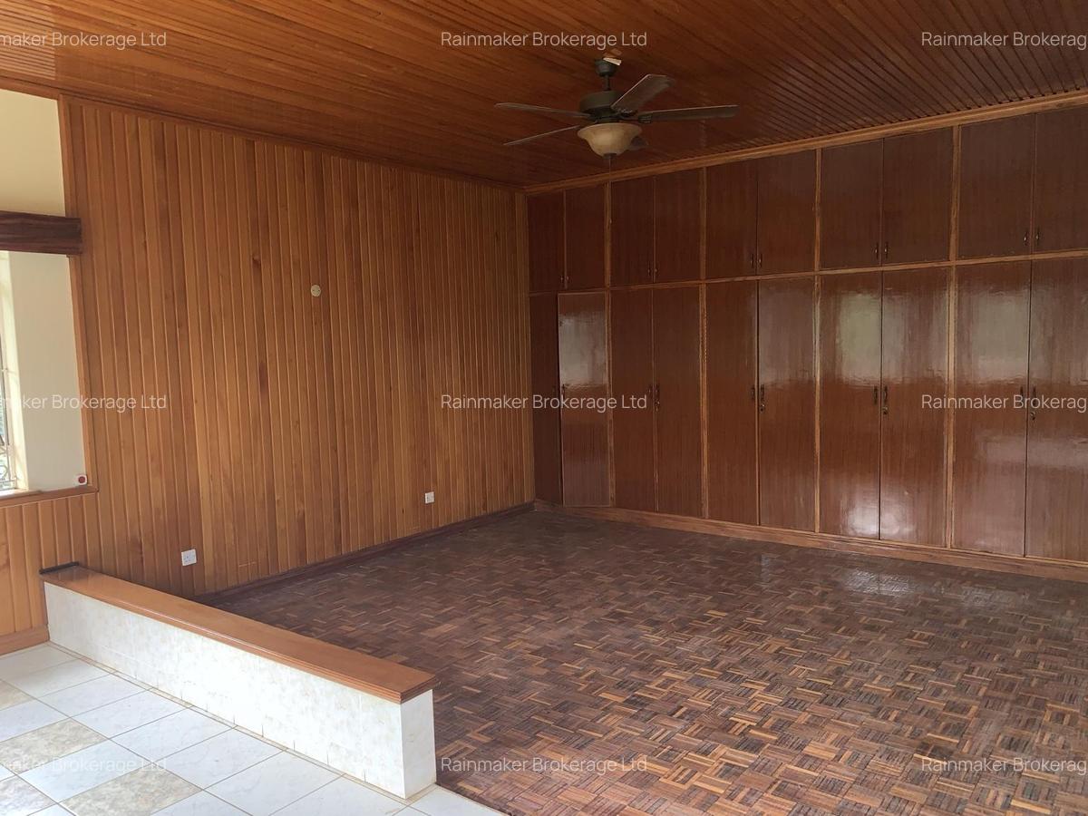 5 Bed House with En Suite in Nyari - 15