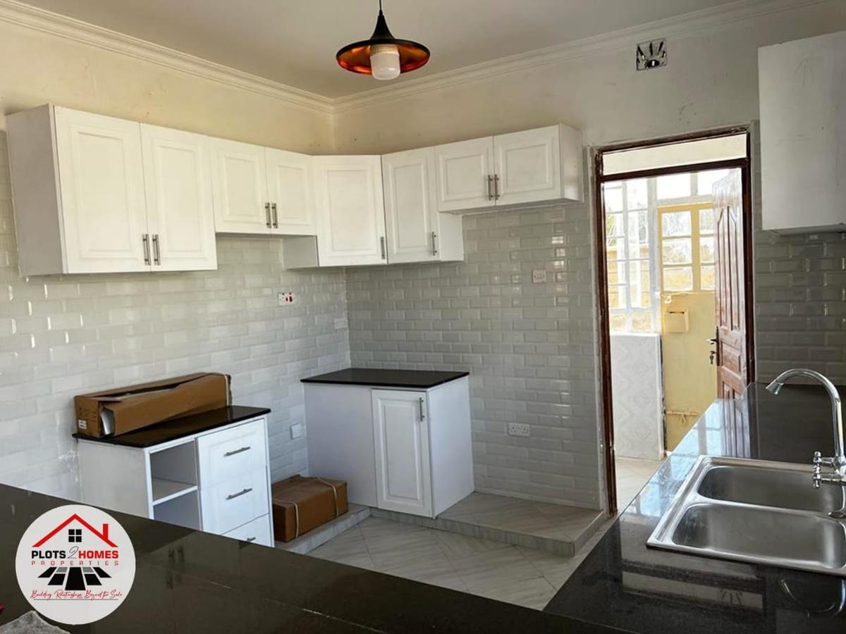 3 Bed House with En Suite at Rosegate 2B Estate - 8