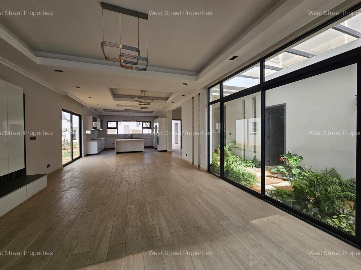 5 Bed Villa with En Suite at Lavington - 3