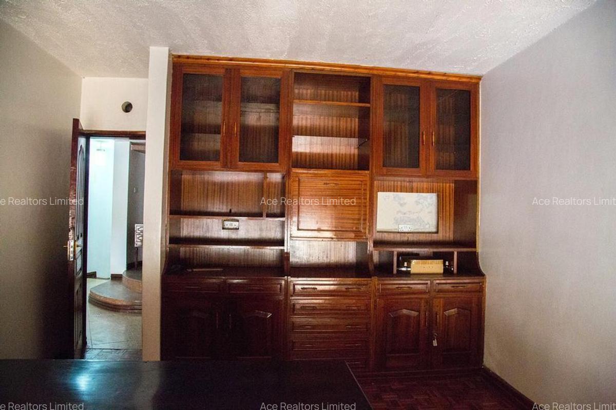 5 Bed Townhouse with En Suite at Rhapta Road - 7