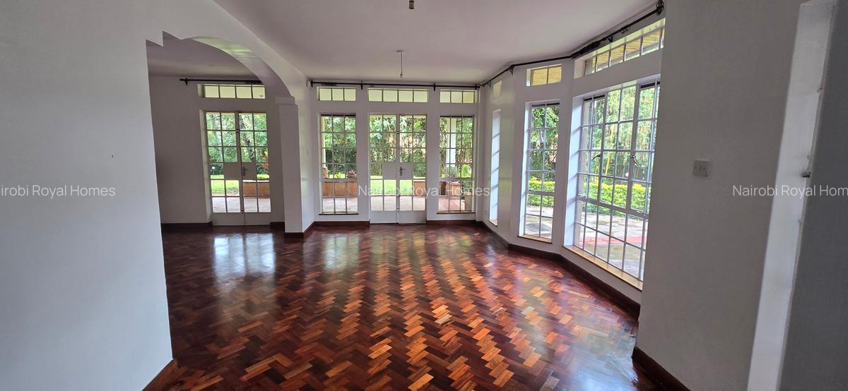5 Bed House with En Suite at Rosslyn Park - 16