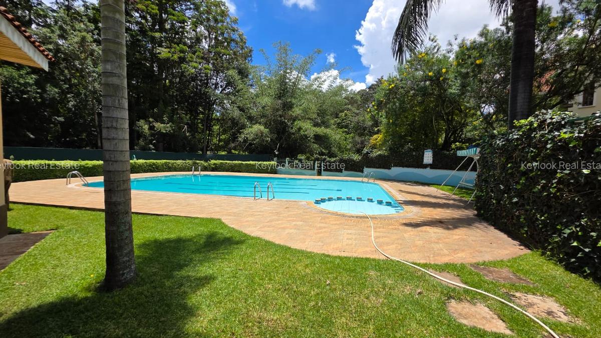 4 Bed Townhouse with En Suite at Lavington - 1