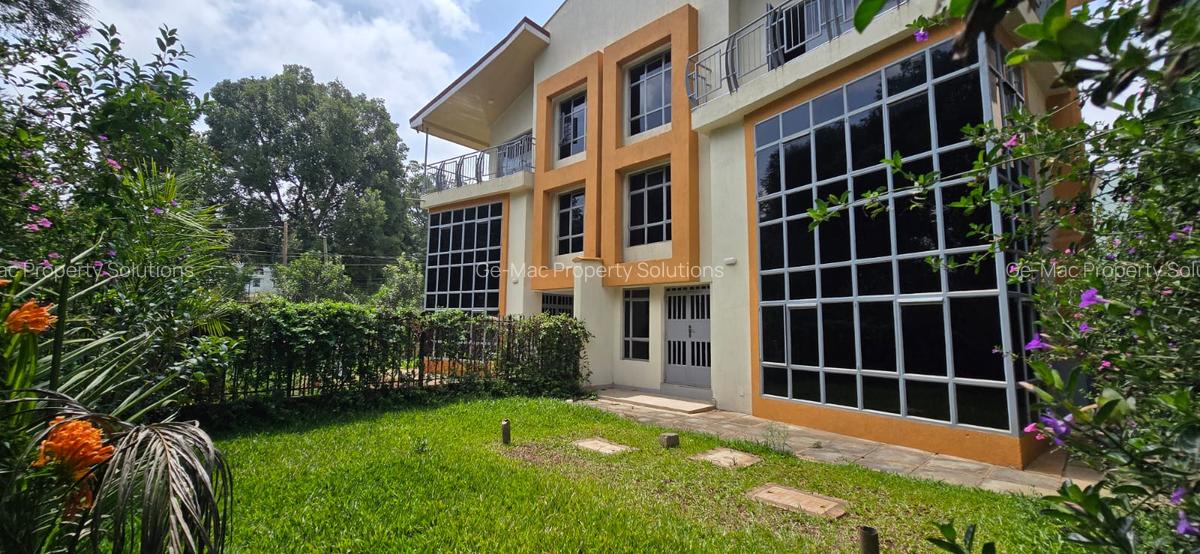 5 Bed Townhouse with En Suite in Lavington - 1
