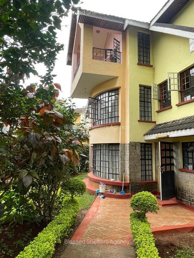 Serviced 2 Bed Apartment with En Suite in Rosslyn - 3