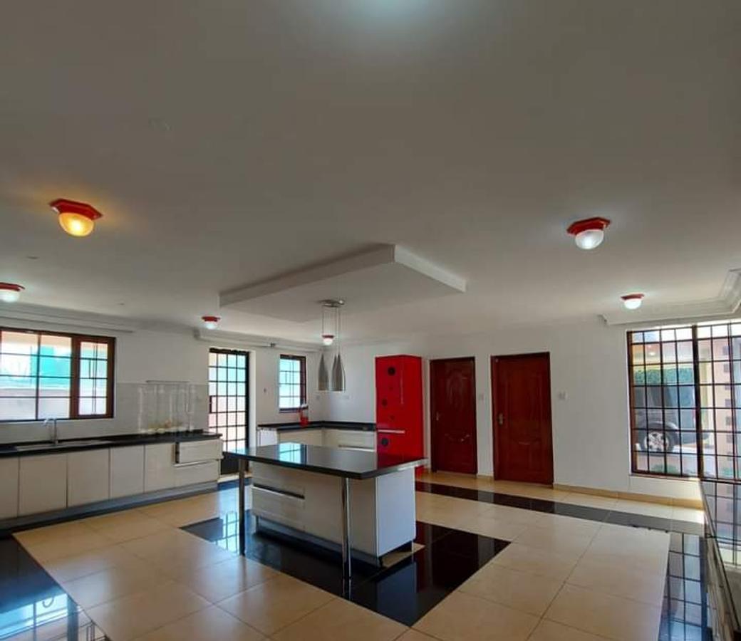 5 Bed Townhouse with En Suite in Runda - 2