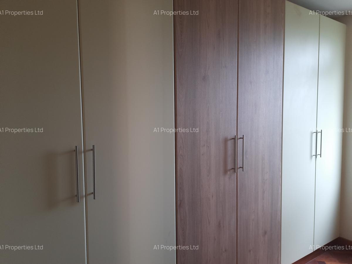 5 Bed Townhouse with En Suite in Lavington - 10