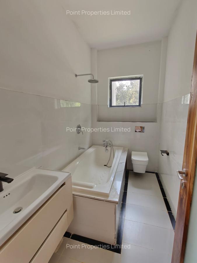 9 Bed Villa with En Suite in Karen - 15