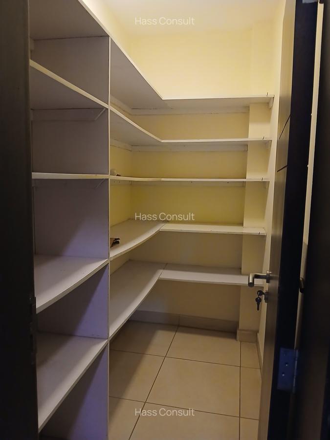 4 Bed Apartment with En Suite at Riverside Drive - 9