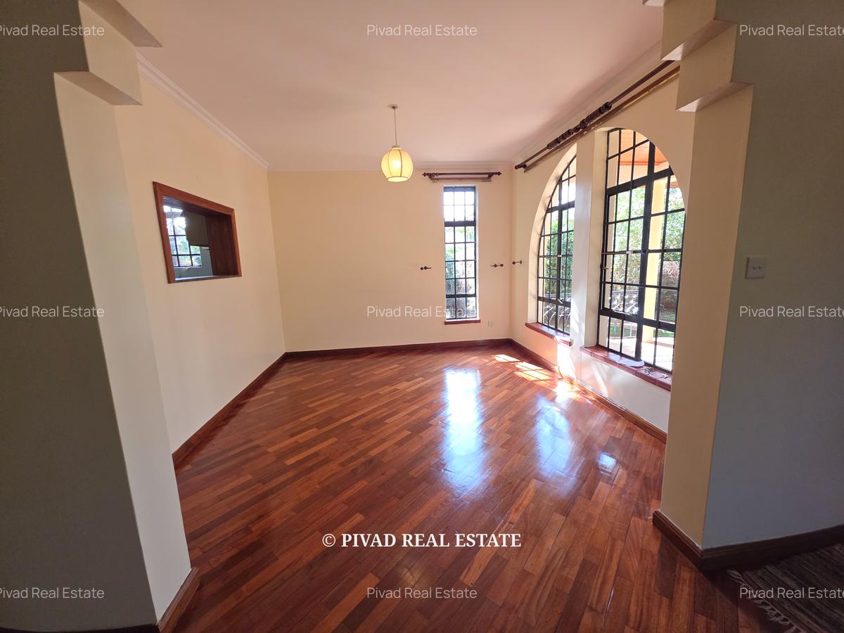 4 Bed Townhouse with Garden in Lavington - 15