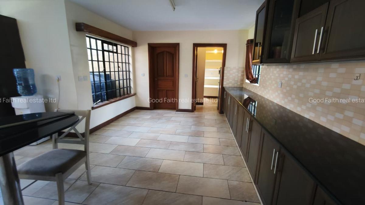 5 Bed House with En Suite in Runda - 9