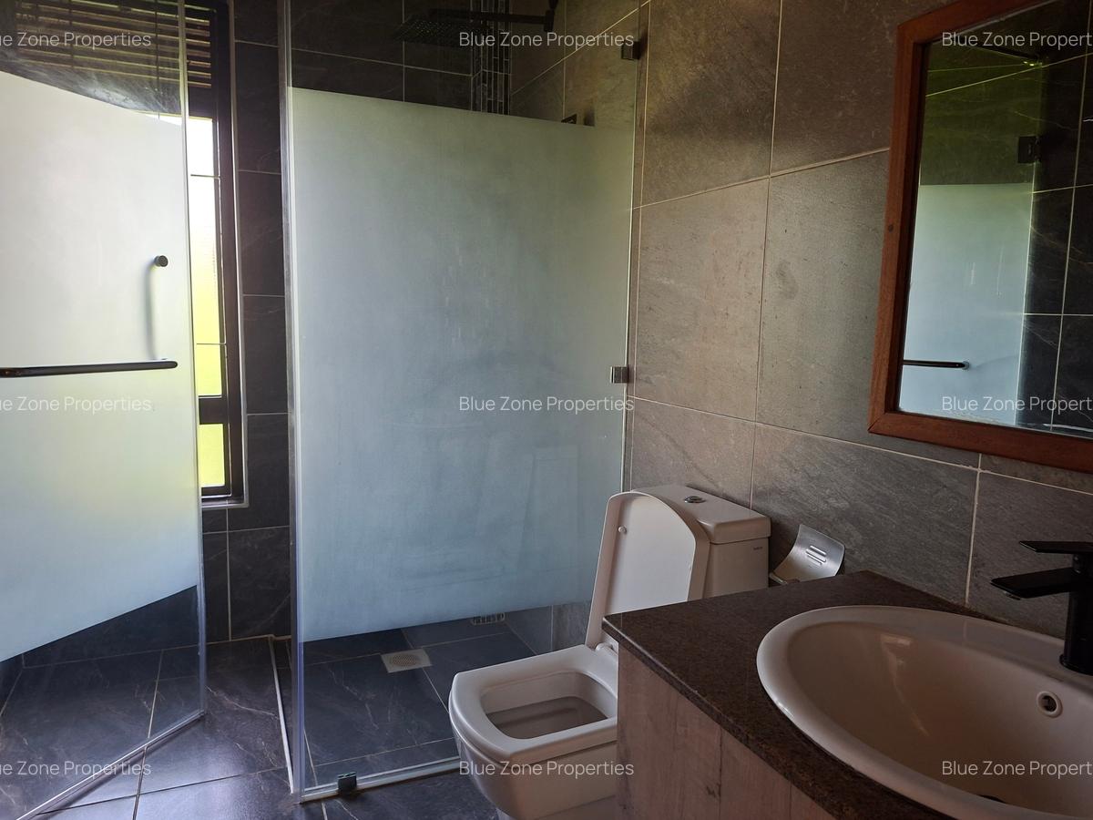 5 Bed Townhouse with En Suite at Off Panafric Insurance Avenue - 16