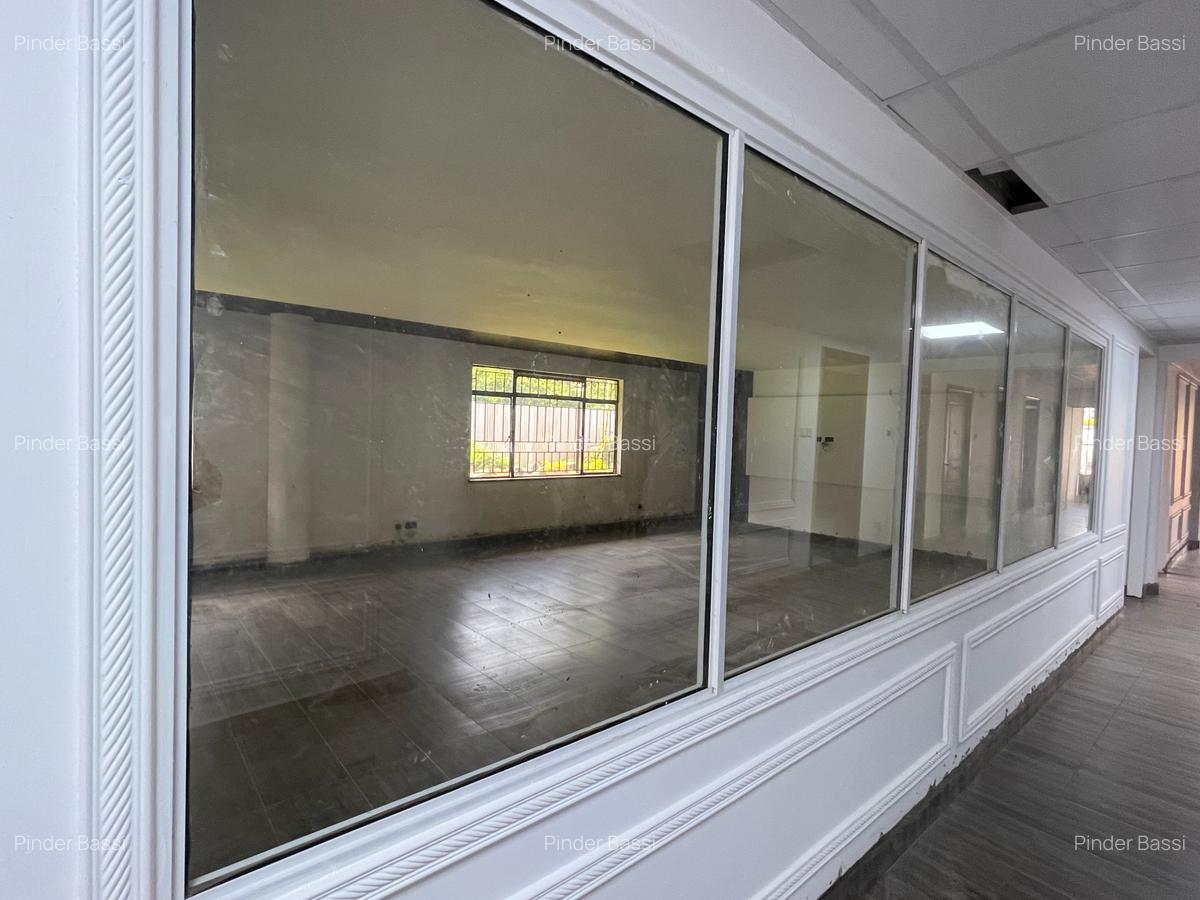 Commercial Property with Service Charge Included at Camellia Close ( Un Avenue) - 5