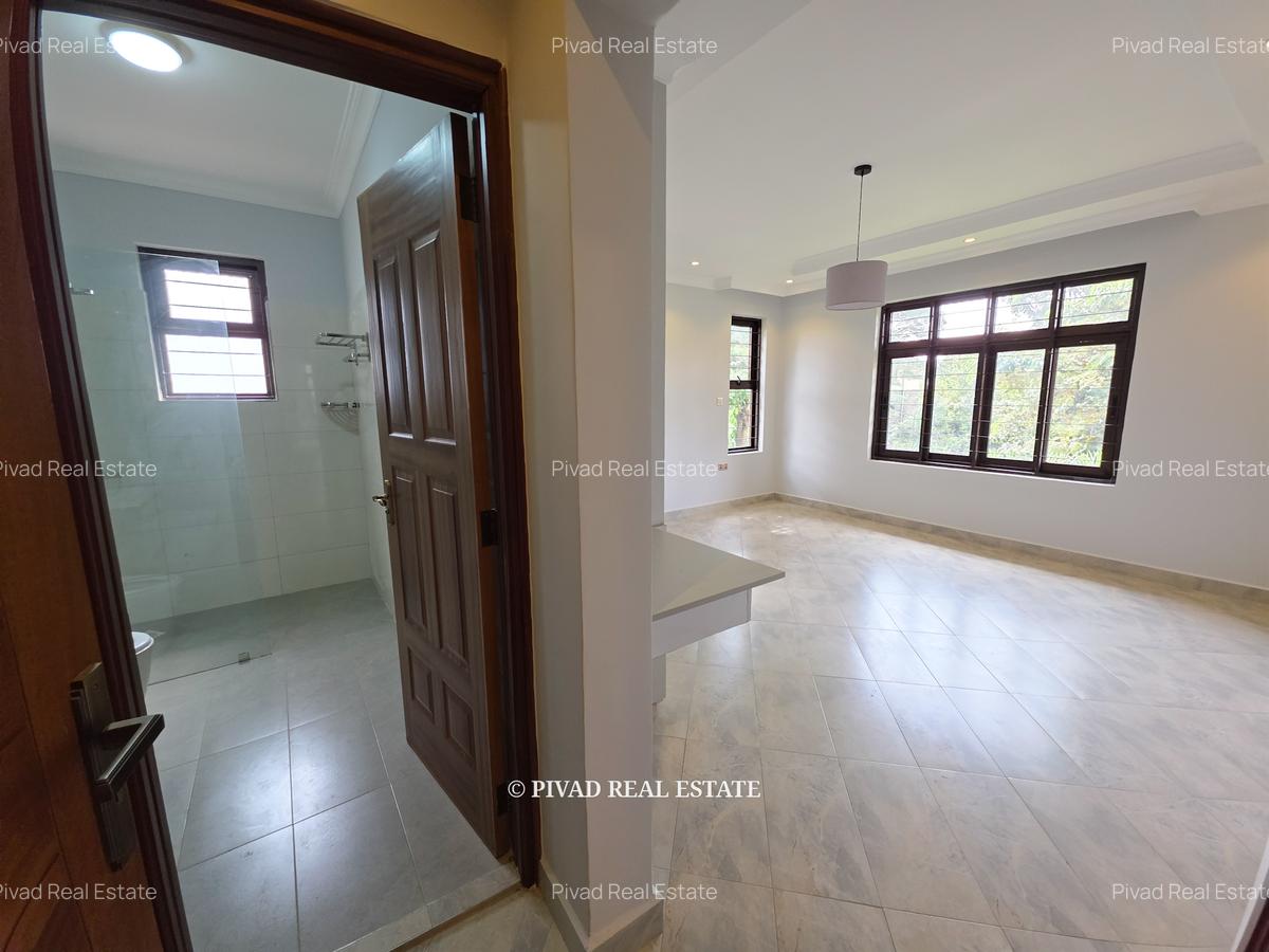 3 Bed Apartment with Garden at Thome Estate - 10