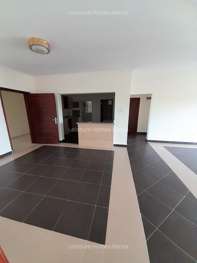 2 Bed Apartment with En Suite at Hatheru Road - 8