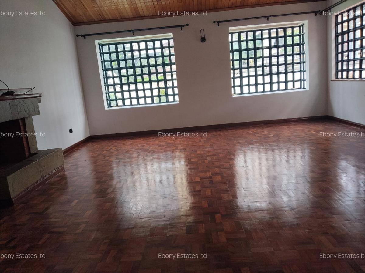 5 Bed Townhouse with En Suite in Lavington - 6