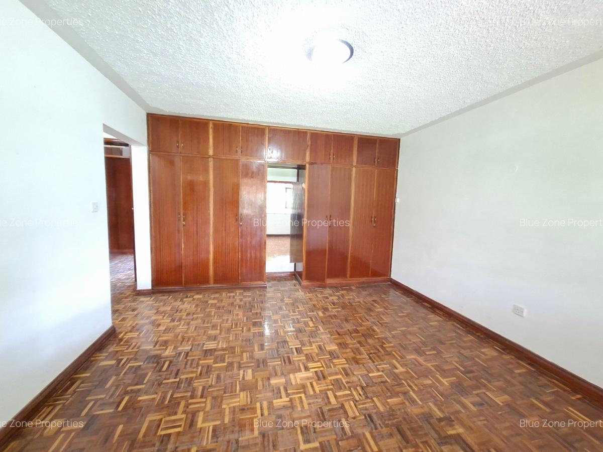 6 Bed House with En Suite at Off Redhill Dr - 14