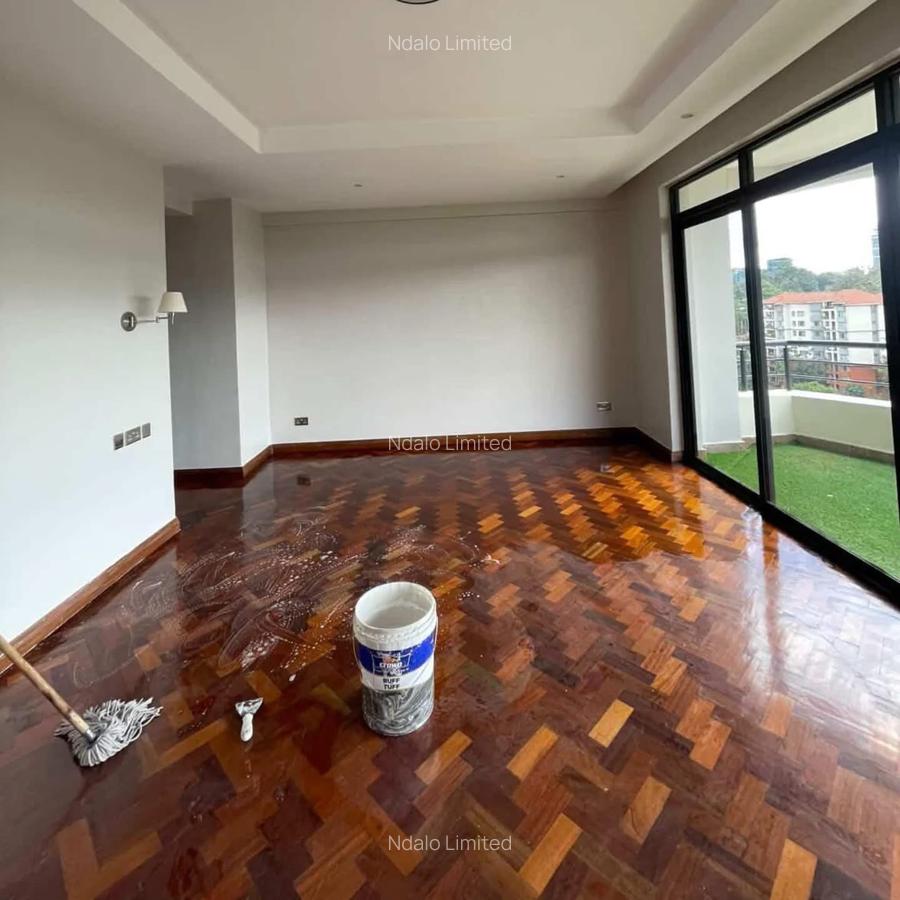 4 Bed Apartment with En Suite at Riverside - 13