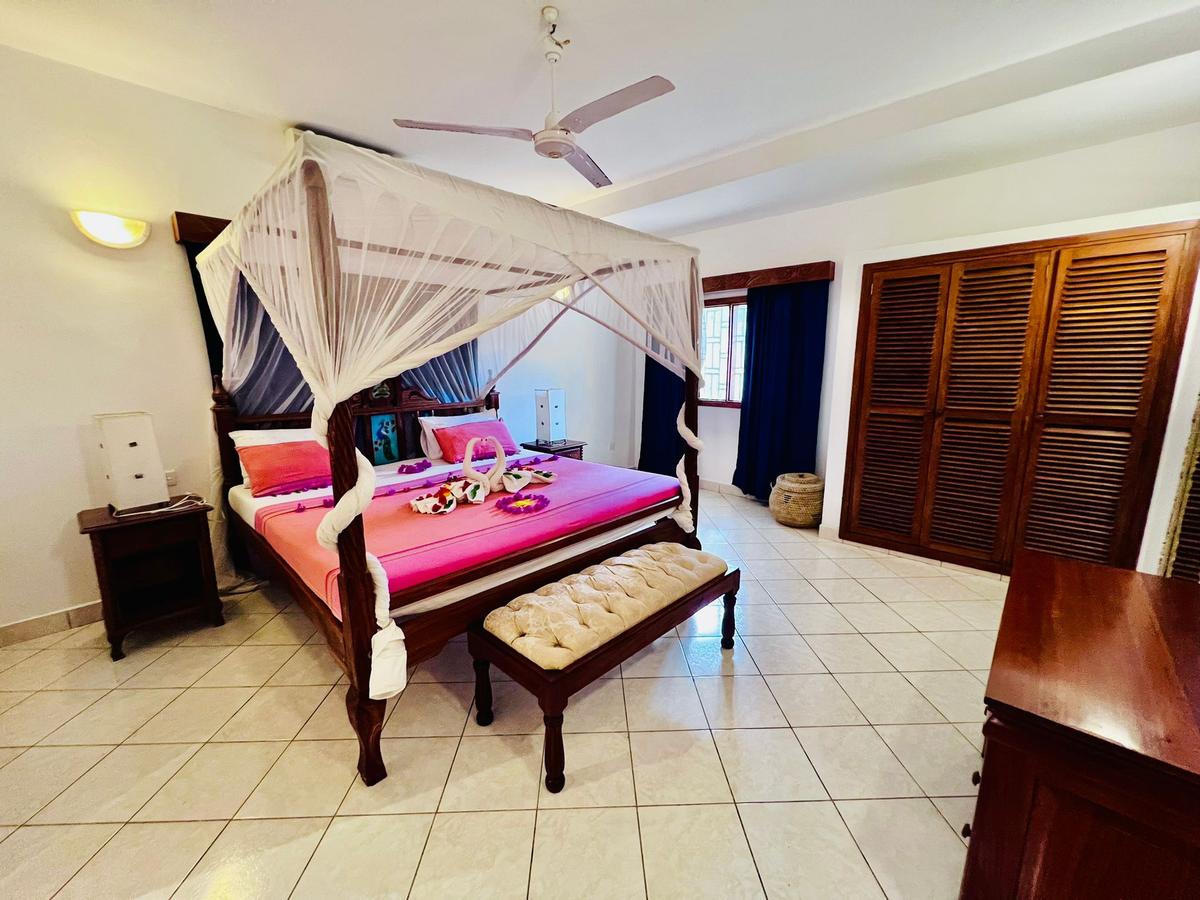 5 Bed Villa with En Suite in Watamu - 18