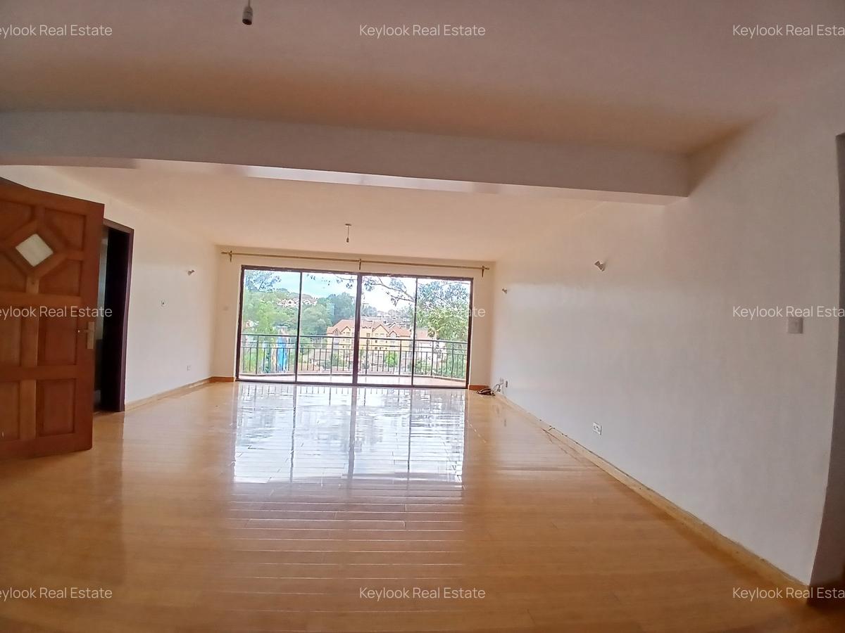 3 Bed Apartment with En Suite at Lavington - 7
