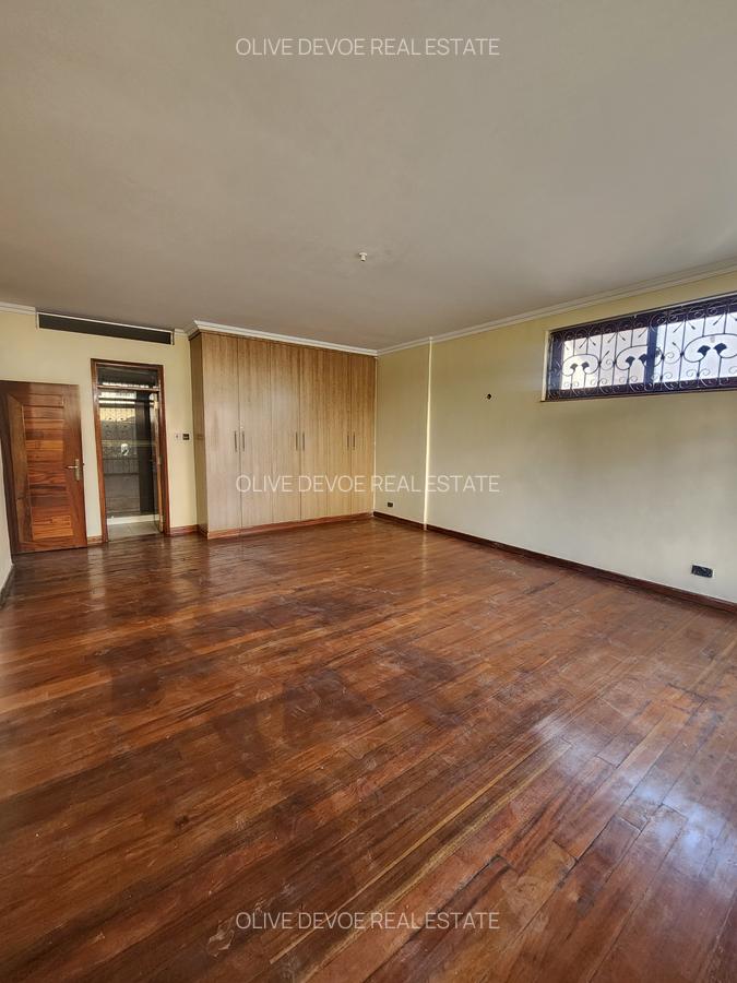 5 Bed Townhouse with En Suite in Lavington - 16