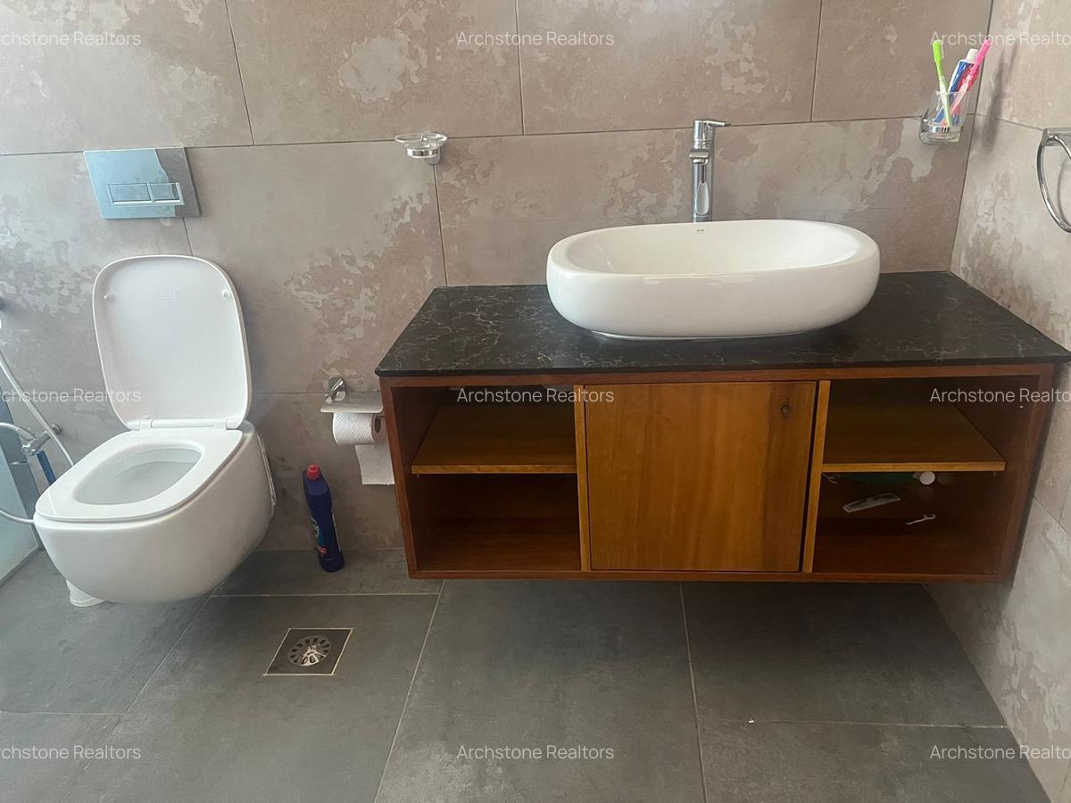 5 Bed House with En Suite in Runda - 5