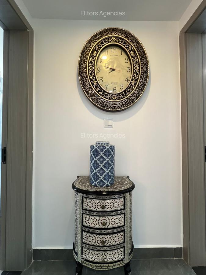 Serviced 2 Bed Apartment with En Suite at Riverside Dr - 13