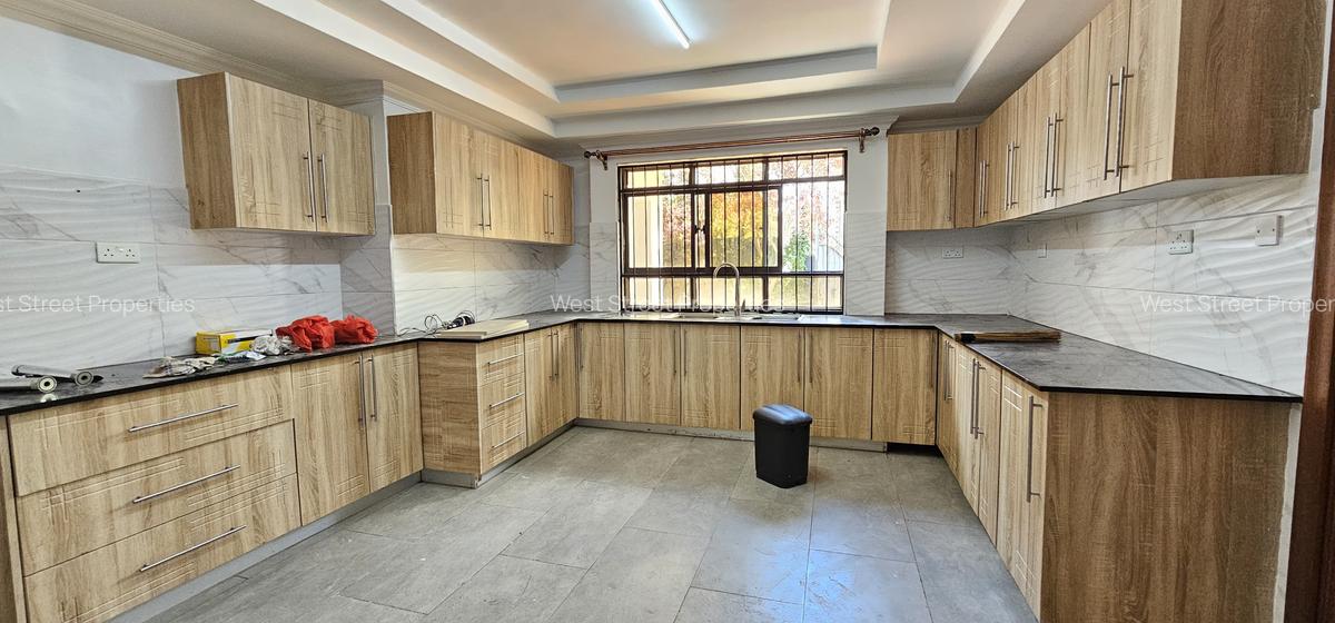 7 Bed Villa with En Suite at Hill Crest - 2