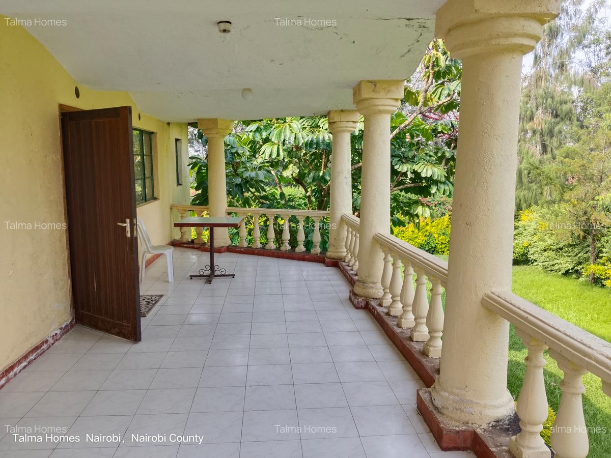 5 Bed House with En Suite at Ridgeways Lane - 16