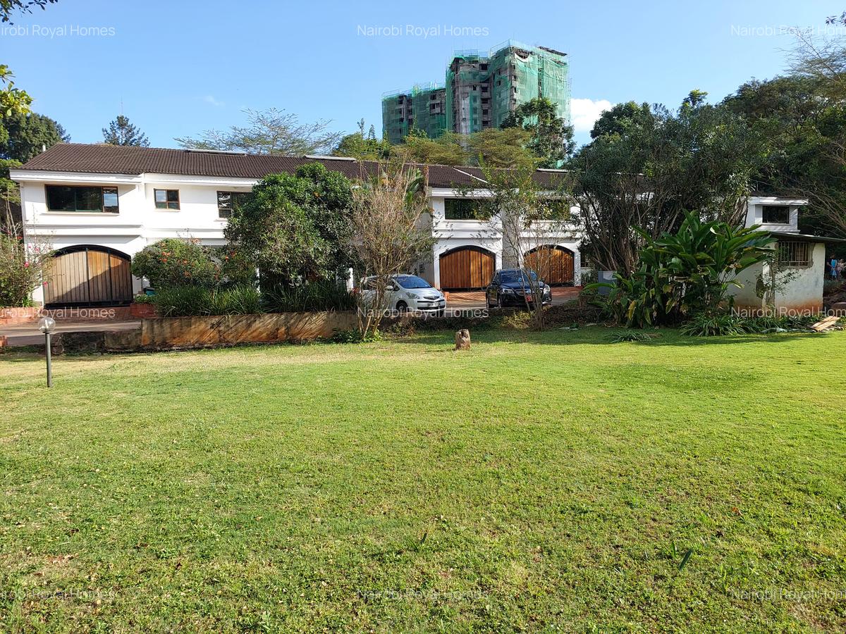 4 Bed Townhouse with En Suite at Gem Lane - 4