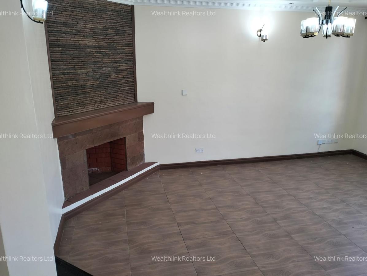 5 Bed Townhouse with En Suite at Lavington - 7