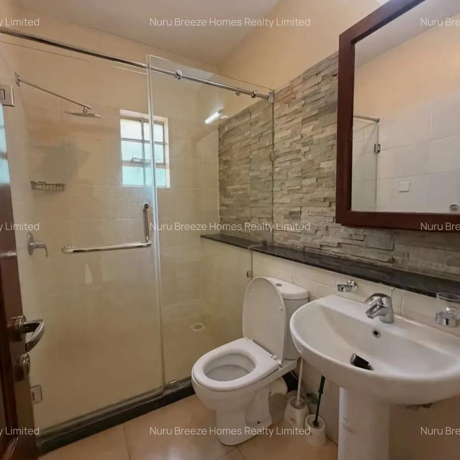 5 Bed Townhouse with En Suite in Karen - 18