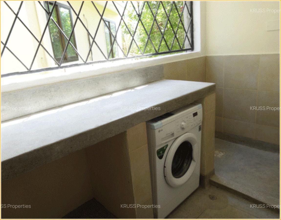2 Bed Apartment with En Suite in Nyali Area - 3