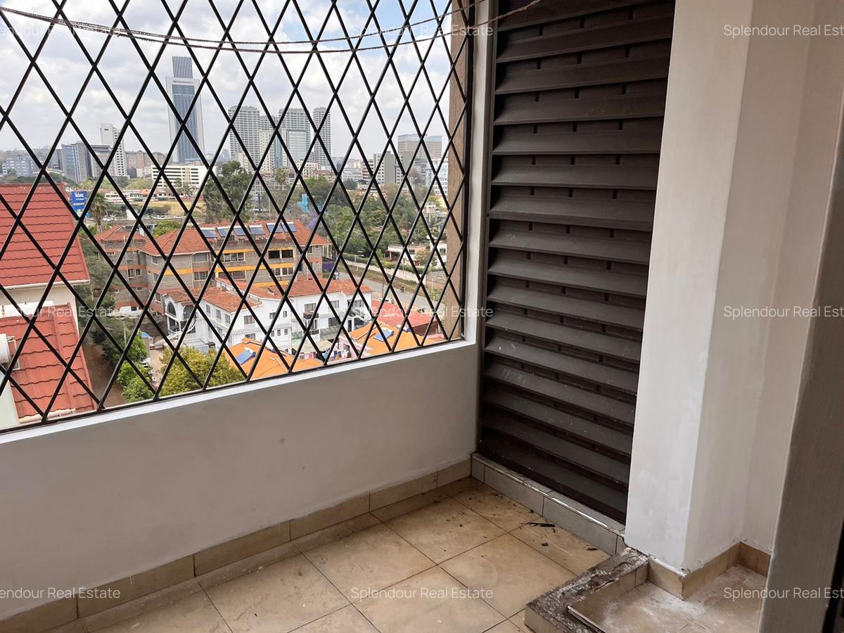 3 Bed Apartment with En Suite in Parklands - 7