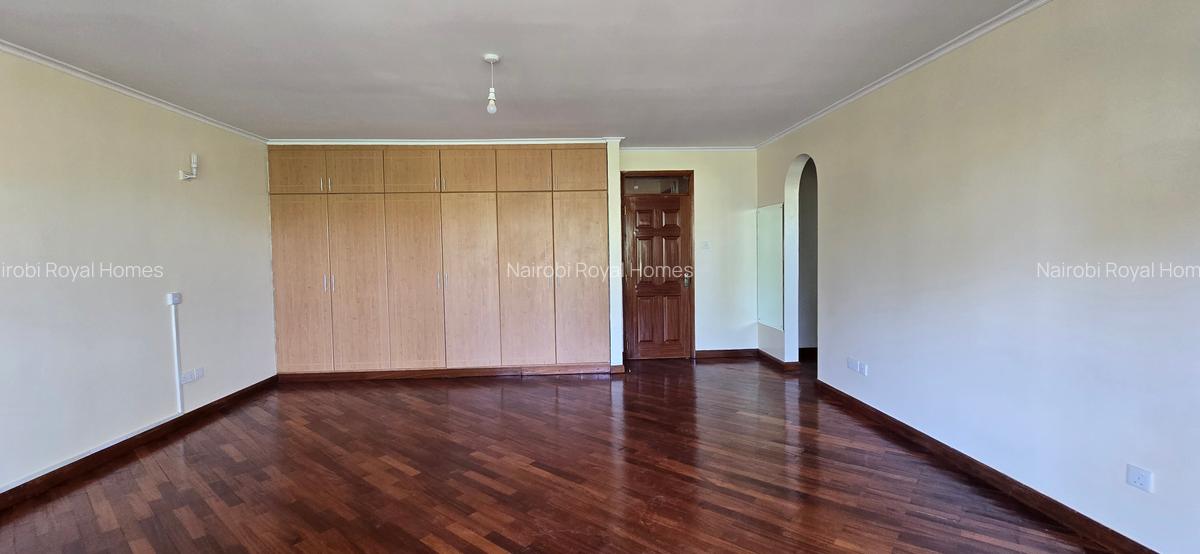4 Bed Townhouse with En Suite at Lavington Green - 9