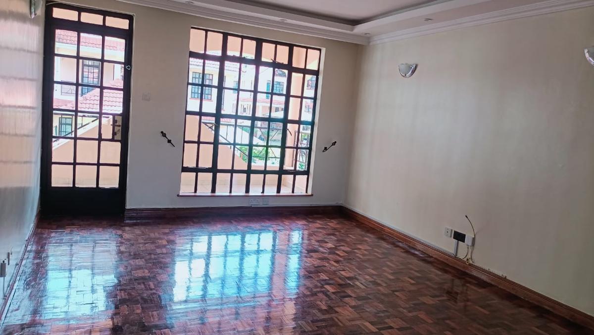 5 Bed Townhouse with En Suite in Lavington - 16