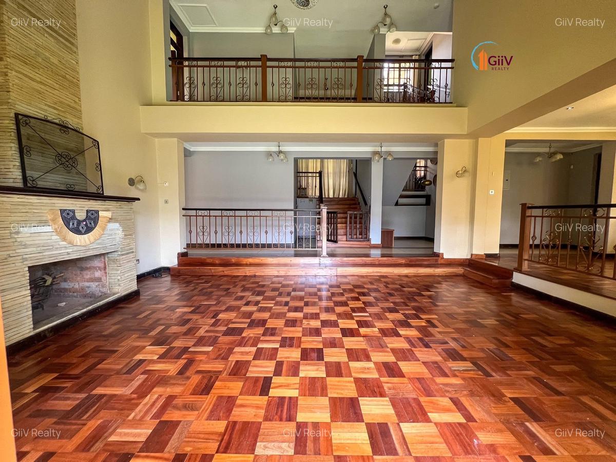 4 Bed Townhouse with Swimming Pool in Rosslyn - 5