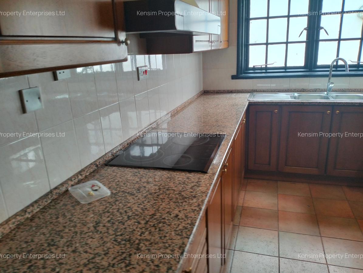 5 Bed Townhouse with En Suite in Riverside - 15