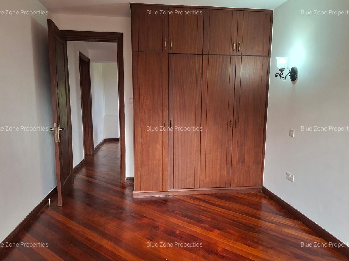 4 Bed Townhouse with En Suite at Close To Braeburn School - 13