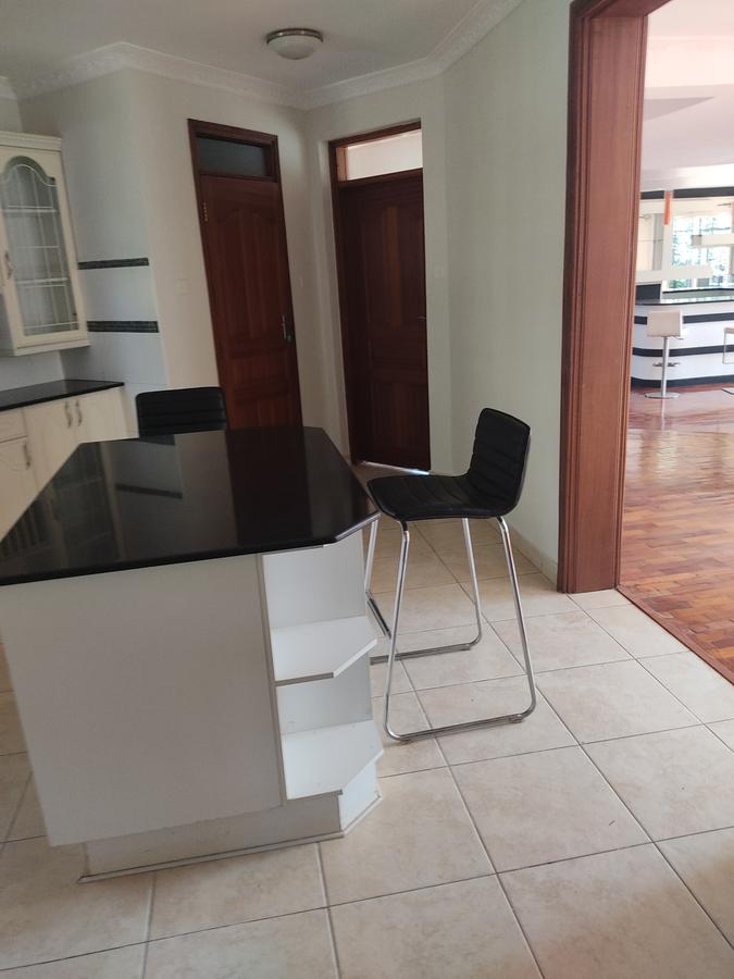 5 Bed Townhouse with En Suite at Runda - 16