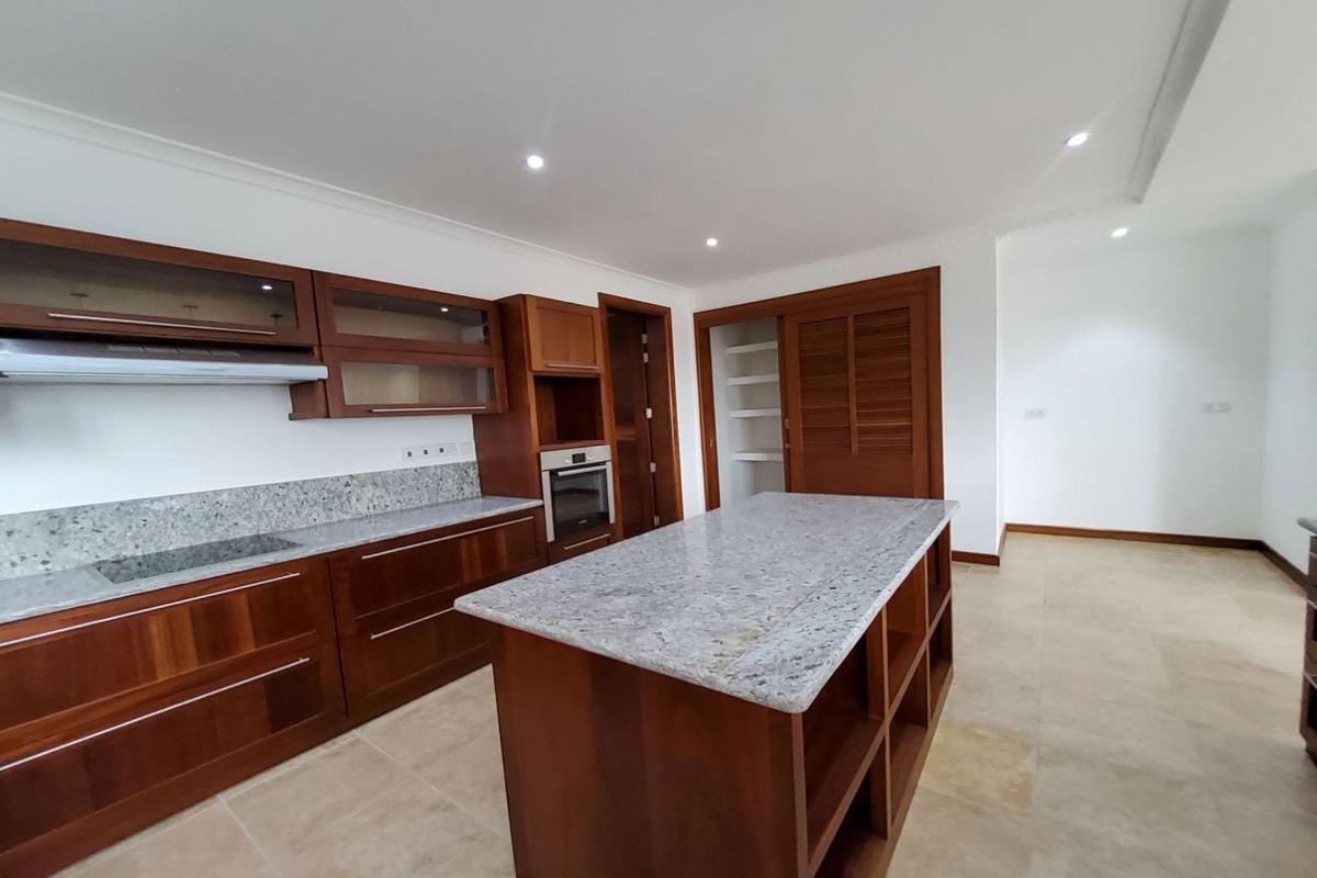 3 Bed Apartment with En Suite in Parklands - 3