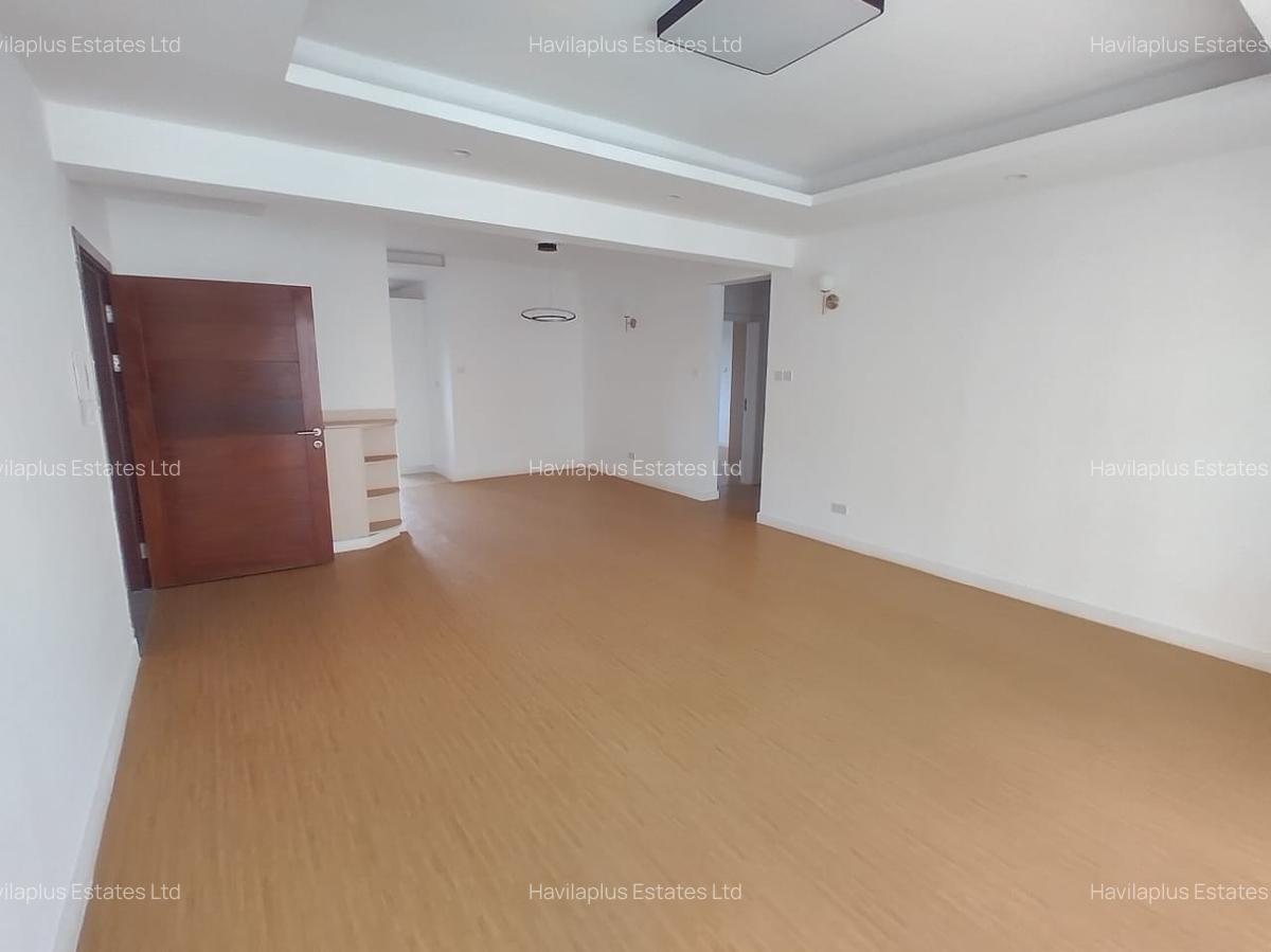 3 Bed Apartment with En Suite at Hatheru Road - 9