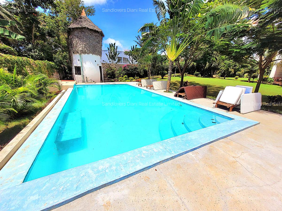 5 Bed Villa with En Suite in Diani - 11