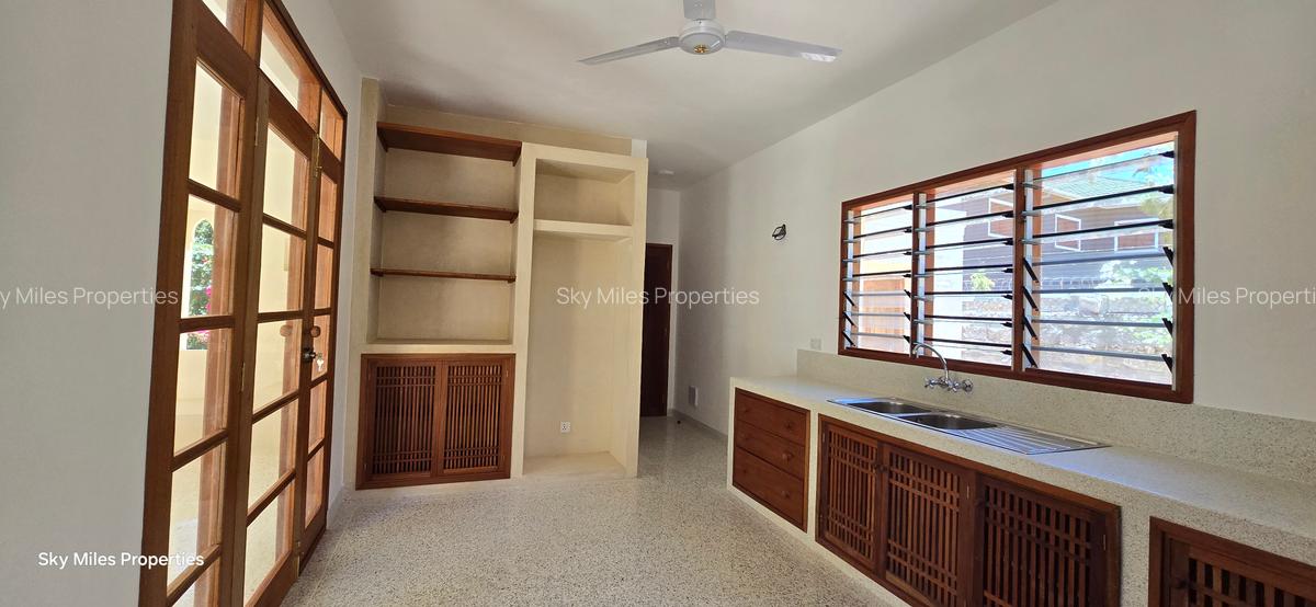 3 Bed Villa with En Suite at Watamu - 11