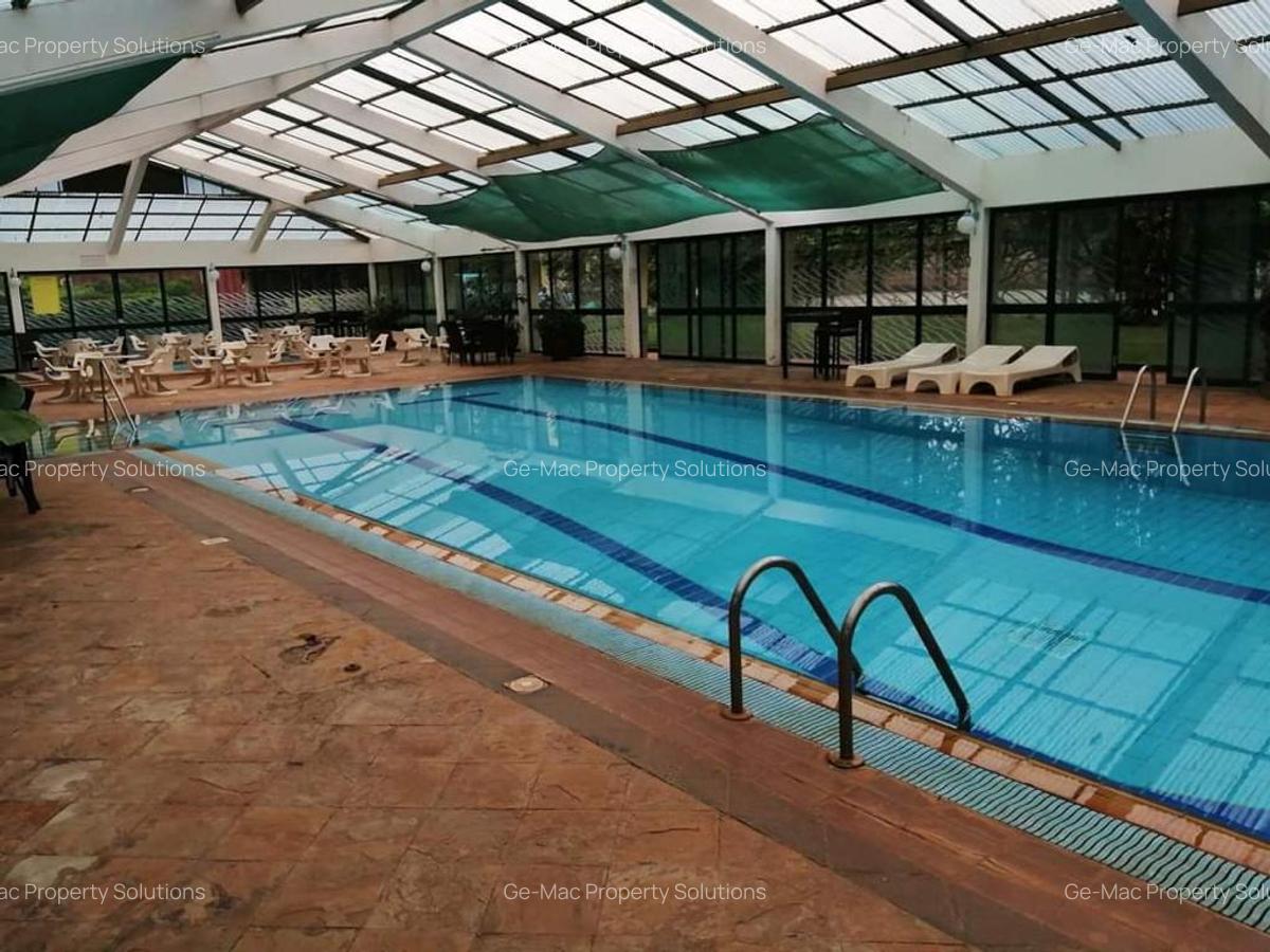 4 Bed House with En Suite in Spring Valley - 2