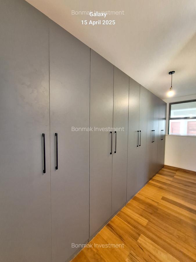 4 Bed Villa with En Suite at Rossylin Estate. - 12