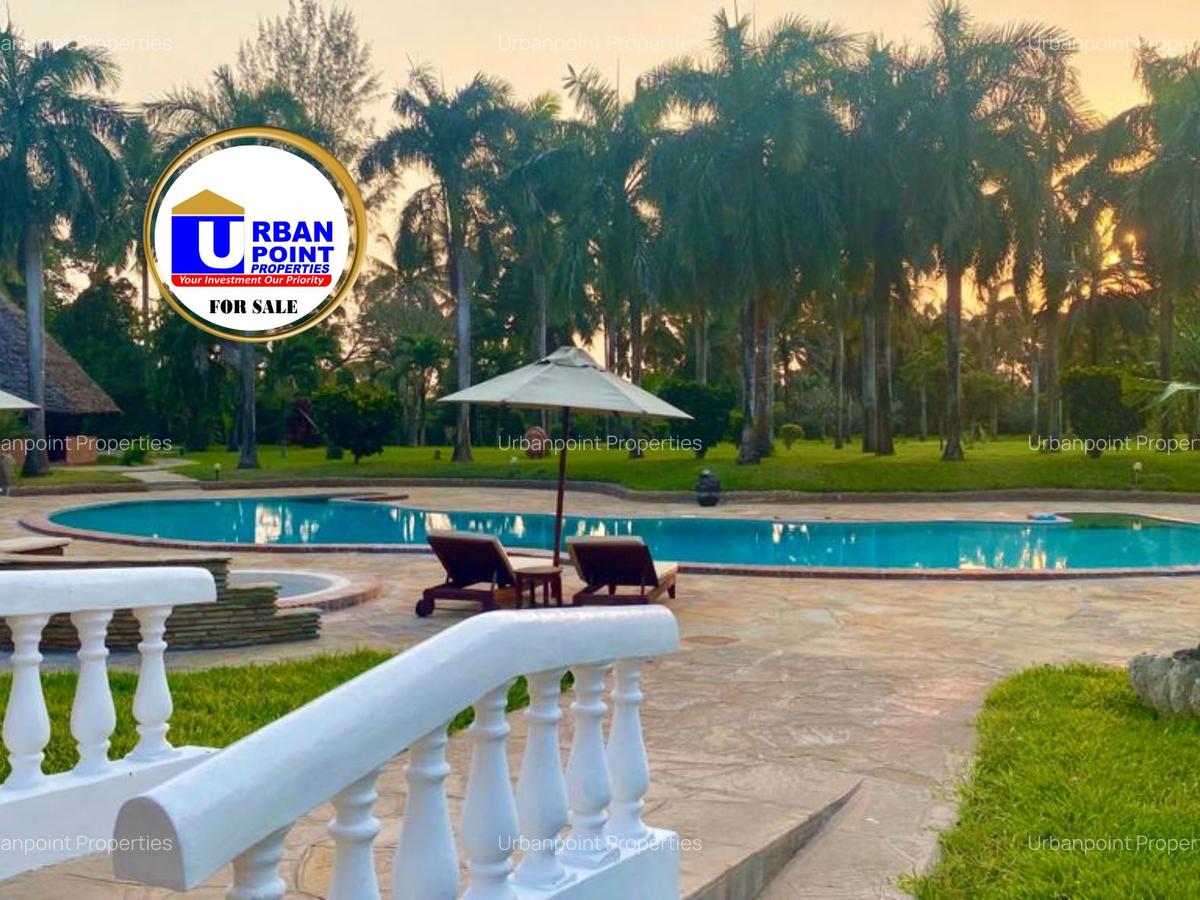 6 Bed Villa with En Suite in Diani - 11