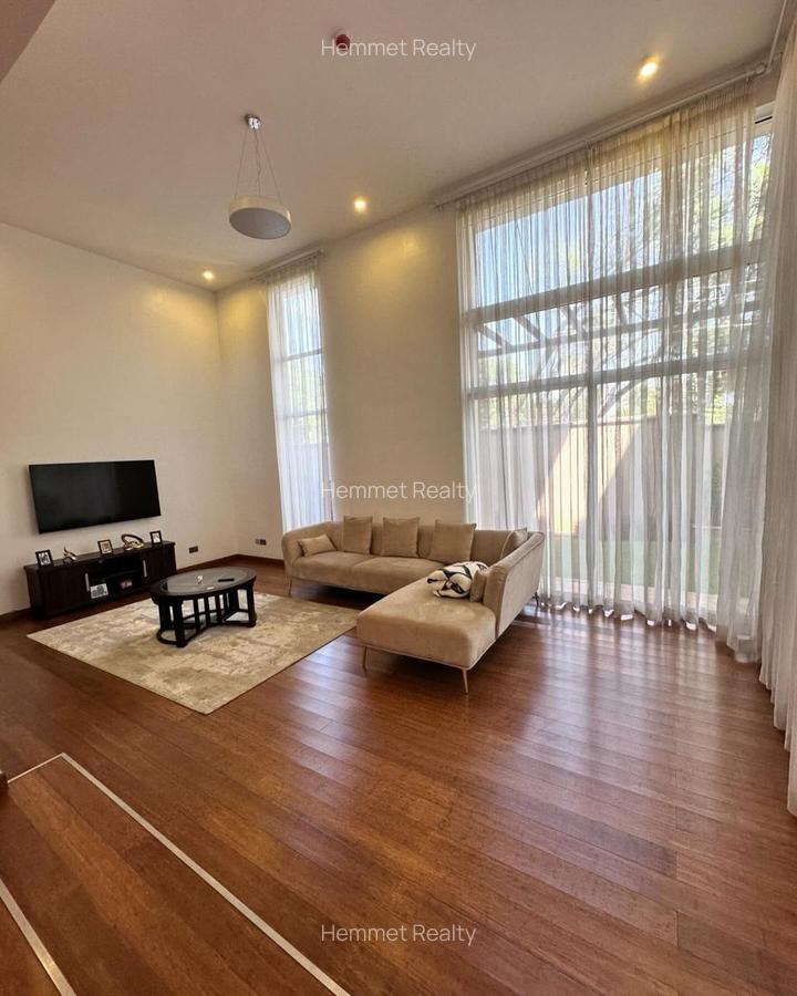 4 Bed Townhouse with En Suite in Lavington - 2