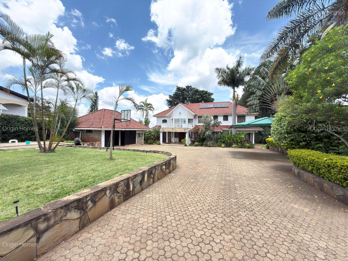 5 Bed House with En Suite in Nyari - 1