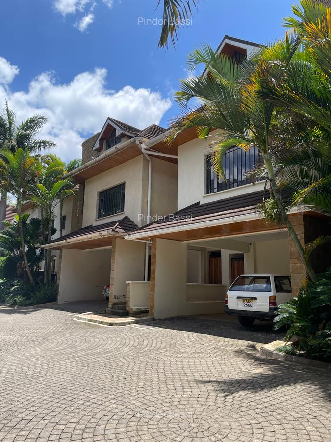 5 Bed Townhouse with En Suite in Lavington - 2